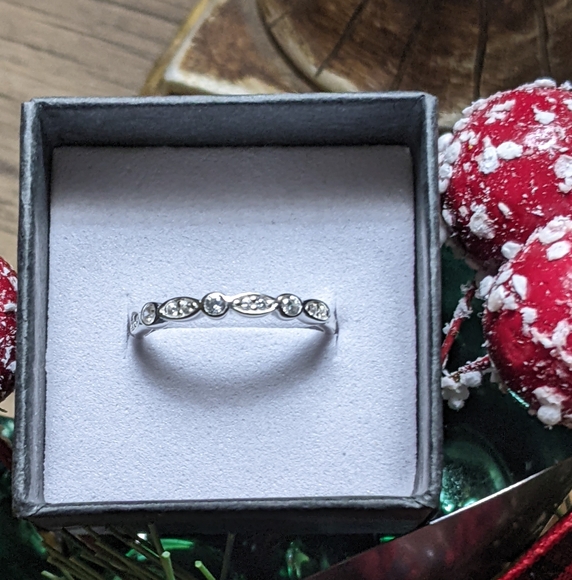 Geometric Eternity Ring - Picture 2 of 4